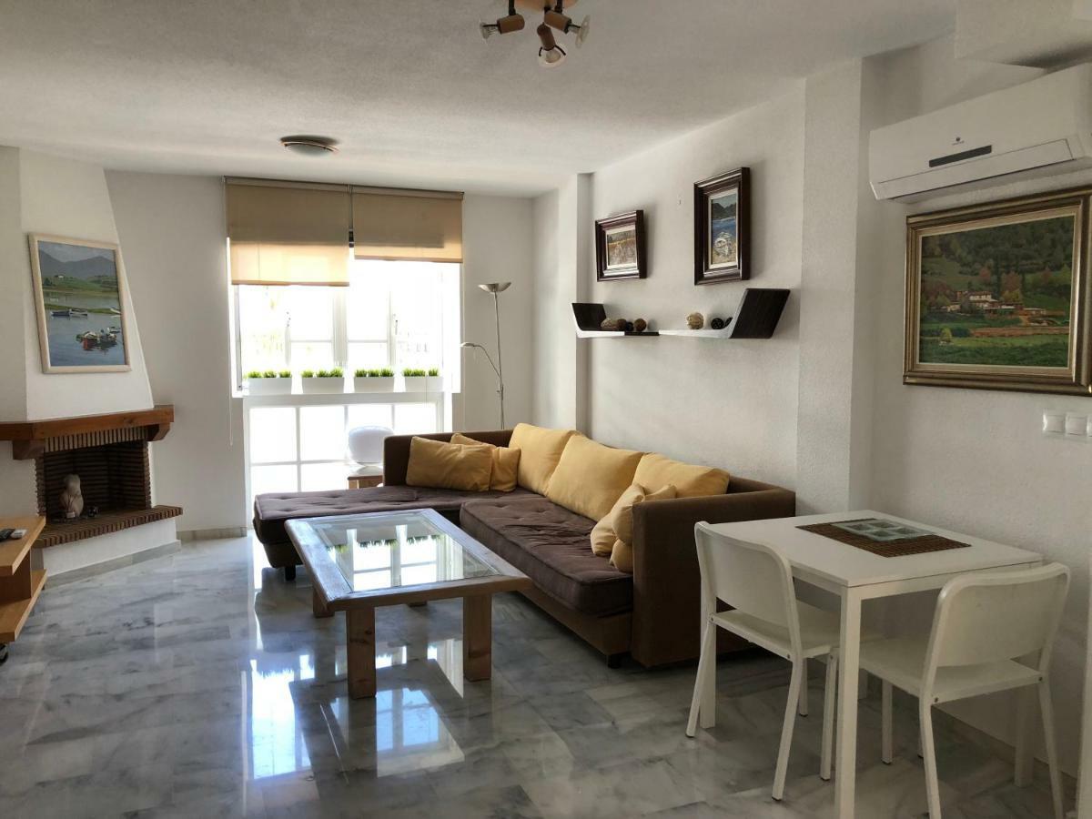 El Cortijuelo. Magnificent Triplex Terraced House With Rooftop Of 18M2, Overlooking The Sea. Parking توريمولينوس المظهر الخارجي الصورة